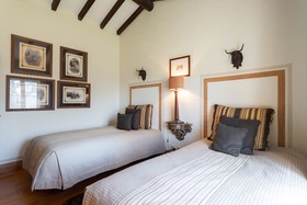 Rosa Estates The Farmhouse & Stables