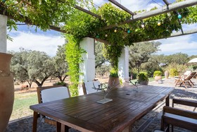 Rosa Estates The Farmhouse & Stables