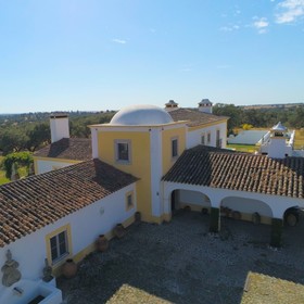 Rosa Estates The Farmhouse & Stables