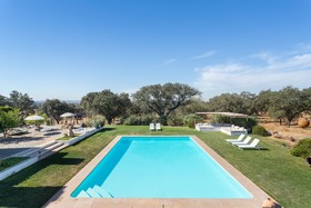Rosa Estates The Farmhouse & Stables