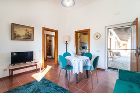 Rosa Estates The Farmhouse & Stables