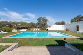 Rosa Estates The Farmhouse & Stables