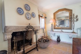 Rosa Estates The Farmhouse & Stables
