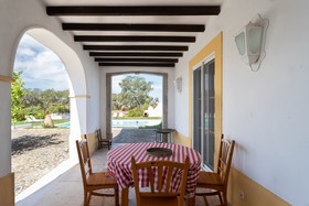 Rosa Estates The Farmhouse & Stables