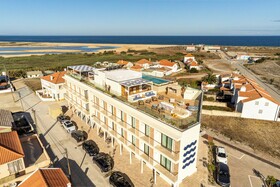 Amarello Hotel Praia Santo Andre, Tapestry Collection Hilton