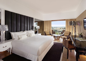 Convento do Espinheiro, Historic Hotel & Spa