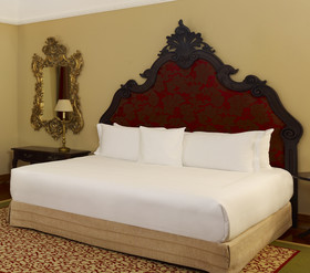 Convento do Espinheiro, Historic Hotel & Spa