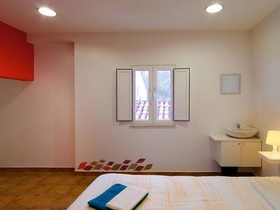 Embrace Evora Hostel