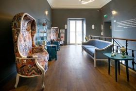 Moura Suites Hotel