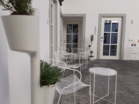 Moura Suites Hotel