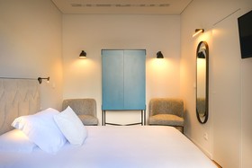 Moura Suites Hotel
