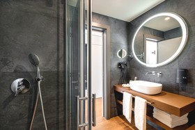 Moura Suites Hotel