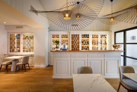 Moura Suites Hotel
