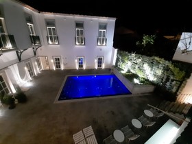 Moura Suites Hotel
