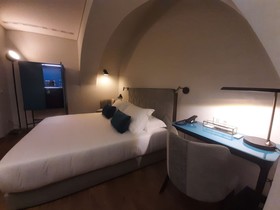 Moura Suites Hotel
