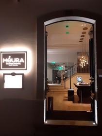 Moura Suites Hotel