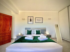Albufeira Marina SOL With Pool by Homing