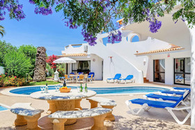 Villa Oliveiras