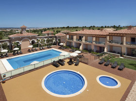 Bela Colina Holidays