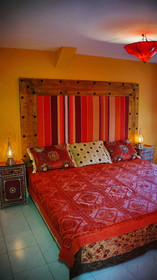 Inn Seventies Cheap & Chic
