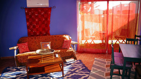 Inn Seventies Cheap & Chic