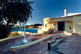 Browns Sports & Leisure Club