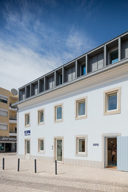 Conii Hostel & Suites