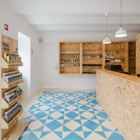 Conii Hostel & Suites
