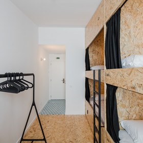 Conii Hostel & Suites