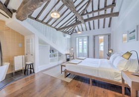 Rosário Luxury Suites by Oporto Collection