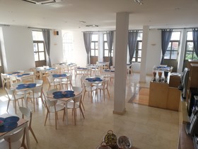 La Fontaine Hotel