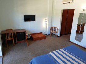 La Fontaine Hotel