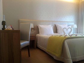Laurus Hotel