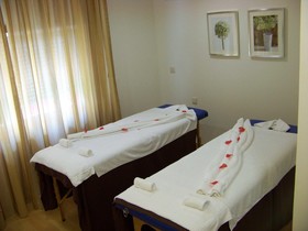 Laurus Hotel