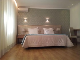 Laurus Hotel