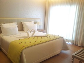 Laurus Hotel