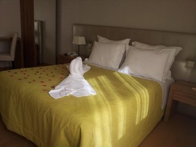 Laurus Hotel