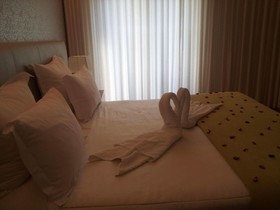 Laurus Hotel