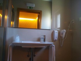 Laurus Hotel