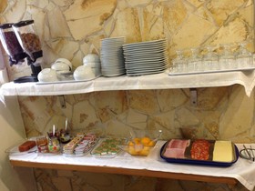 Laurus Hotel