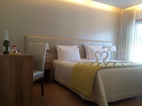 Laurus Hotel