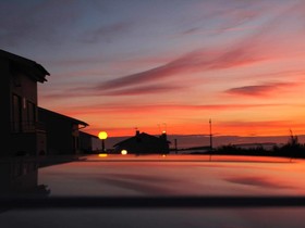 Surf Moments House & School