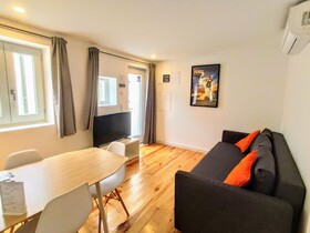 Bombarda Cinema Apartments