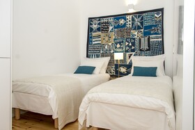Liiiving in Porto - Blue Flower Apartment