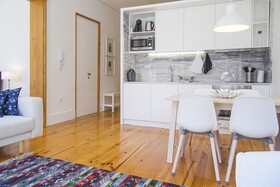 Liiiving in Porto - Blue Flower Apartment