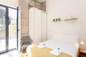 Liiiving In Porto Terrace & Sunny Apartment