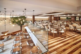 The Log Porto Hotel
