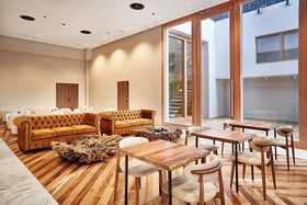 The Log Porto Hotel