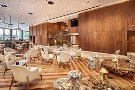 The Log Porto Hotel