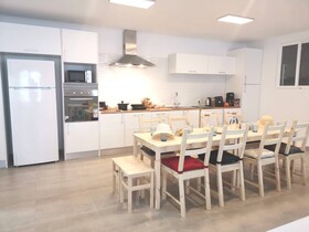 Caparica Poshtel, An Luxury Hostel